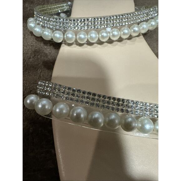 Windsor Women's Size 7.5 Rhinestone Faux Pearl 2 Strap Tan Flat Sandal - Picture 2 of 8